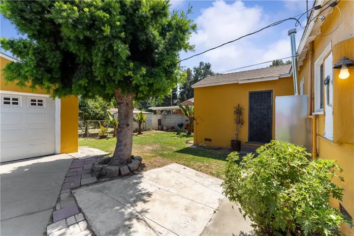 3210 Caspian Avenue, Long Beach, California 90810