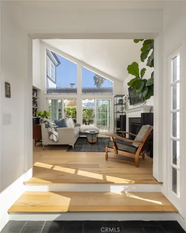 5255 E Appian Way, Long Beach, California 90803
