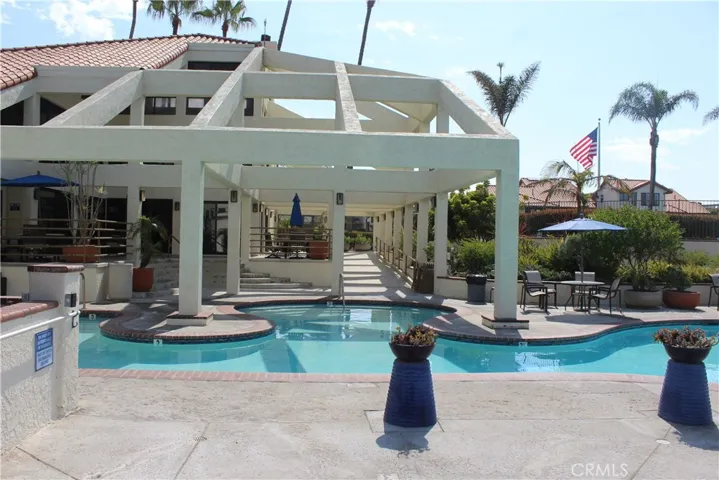 2105 Martinique Lane, Oxnard, California 93035