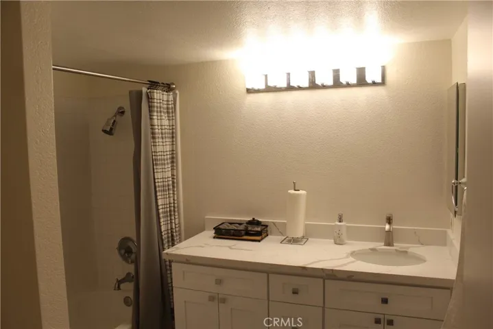 2105 Martinique Lane, Oxnard, California 93035