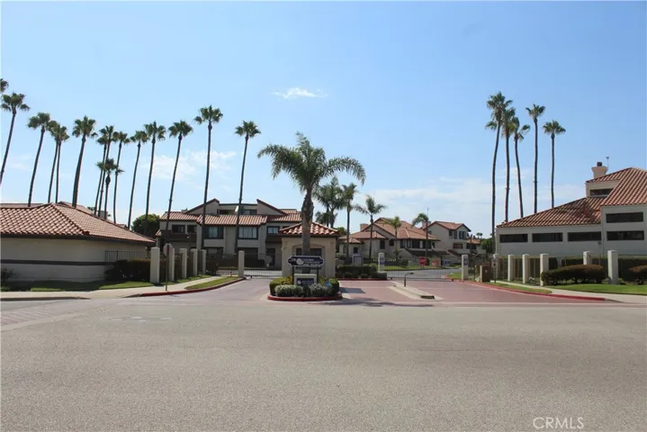2105 Martinique Lane, Oxnard, California 93035