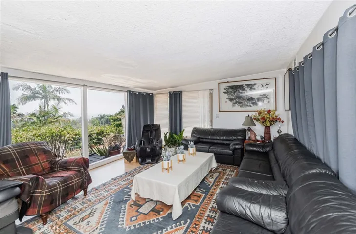 2011 Suana Drive, Rancho Palos Verdes, California 90275