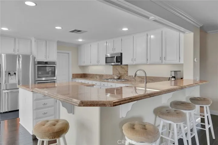 28619 Black Oak Lane, Castaic, California 91384
