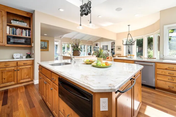 20544 Lomita Avenue, Saratoga, California 95070