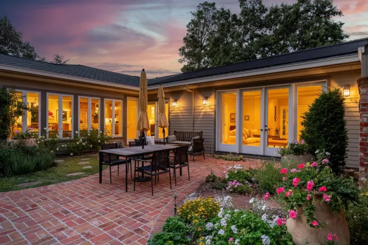 20544 Lomita Avenue, Saratoga, California 95070
