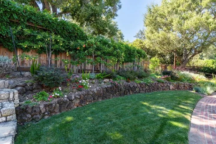 20544 Lomita Avenue, Saratoga, California 95070