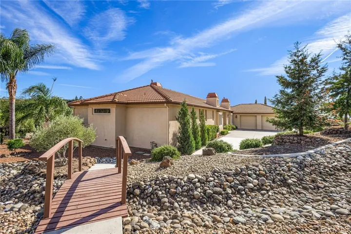 805 Whispering Winds Lane, Chico, California 95928