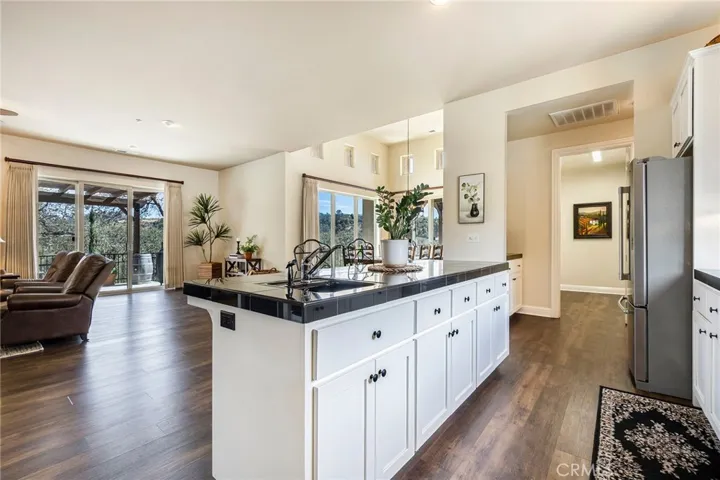 805 Whispering Winds Lane, Chico, California 95928