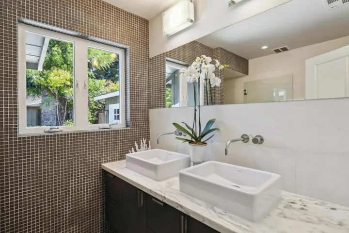 30 Somerset Place, Palo Alto, California 94301