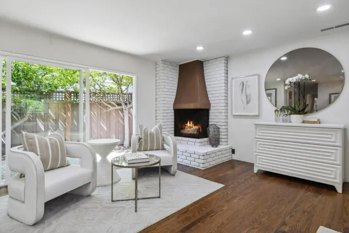30 Somerset Place, Palo Alto, California 94301