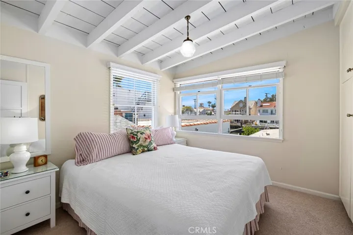 204 Grand Canal, Newport Beach, California 92662