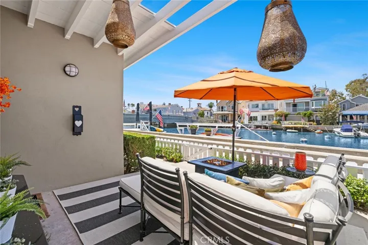 204 Grand Canal, Newport Beach, California 92662
