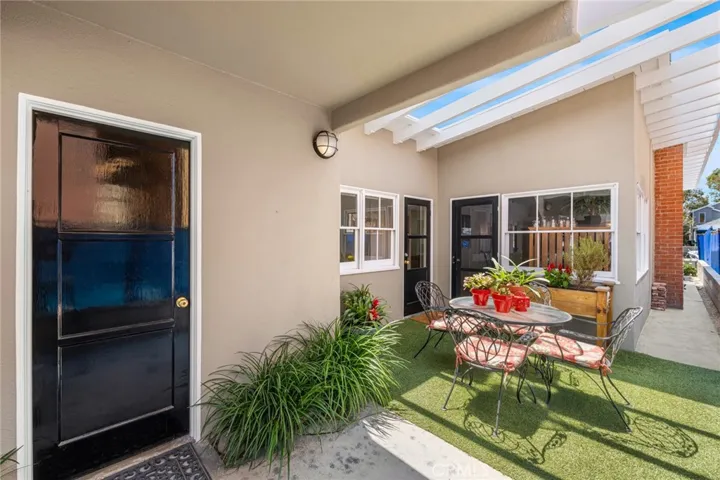 204 Grand Canal, Newport Beach, California 92662