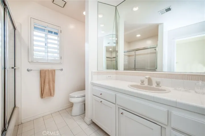 2727 W Bluff Avenue, Fresno, California 93711