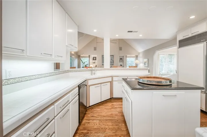 2727 W Bluff Avenue, Fresno, California 93711