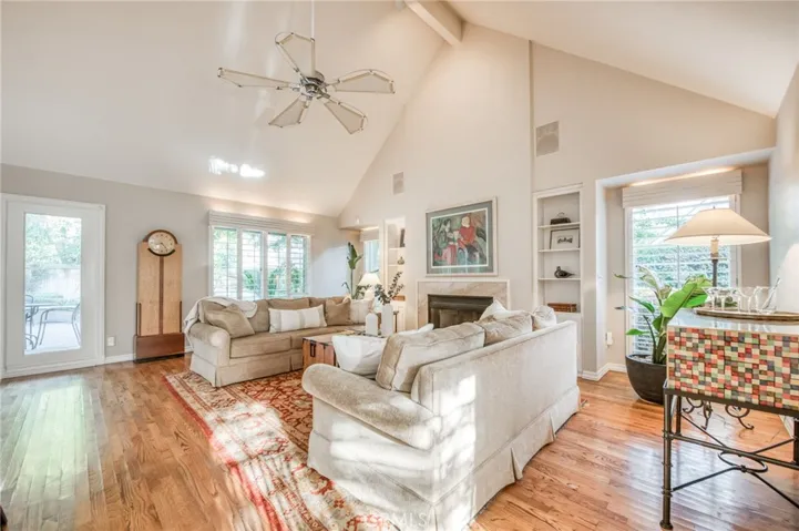 2727 W Bluff Avenue, Fresno, California 93711