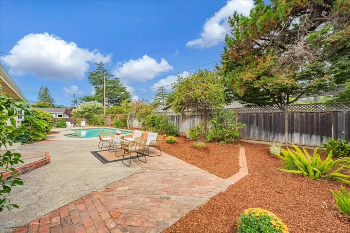 13754 Calle Tacuba, Saratoga, California 95070