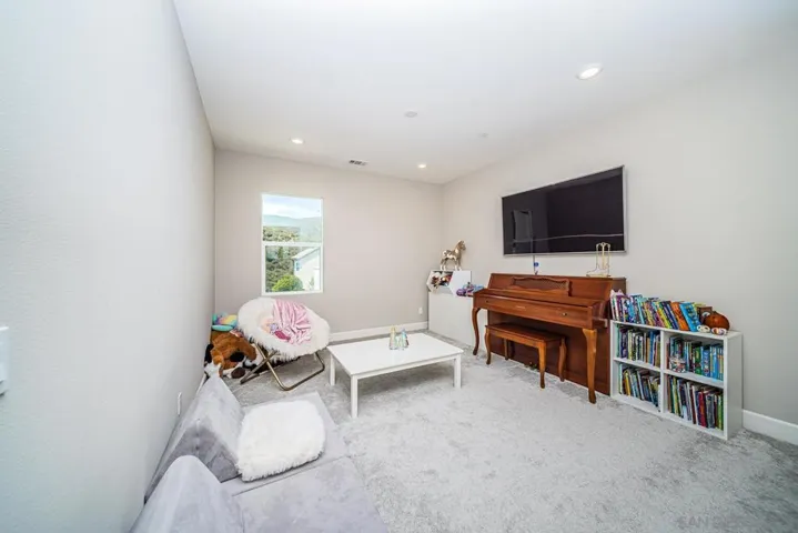 3076 Heirloom Place, Escondido, California 92029