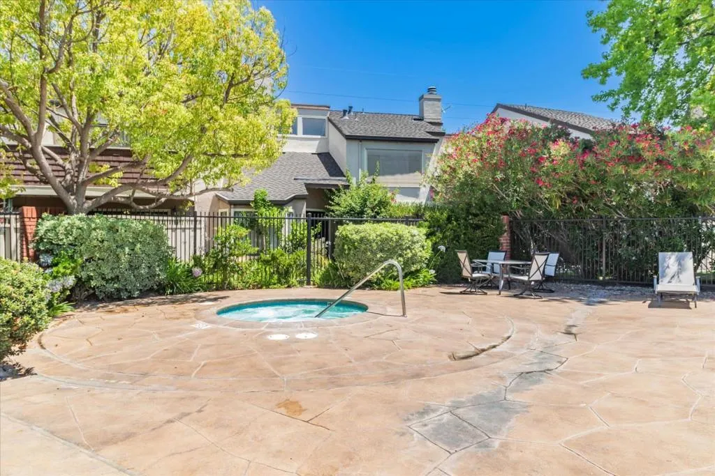 1662 Las Piedras Court, Los Gatos, California 95032 home-pic-10