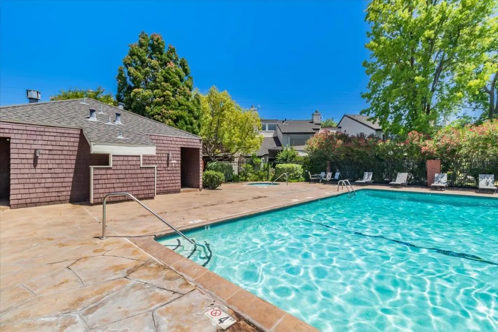 1662 Las Piedras Court, Los Gatos, California 95032 home-pic-9