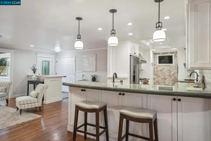 1077 Walnut Ave, Walnut Creek, California 94598