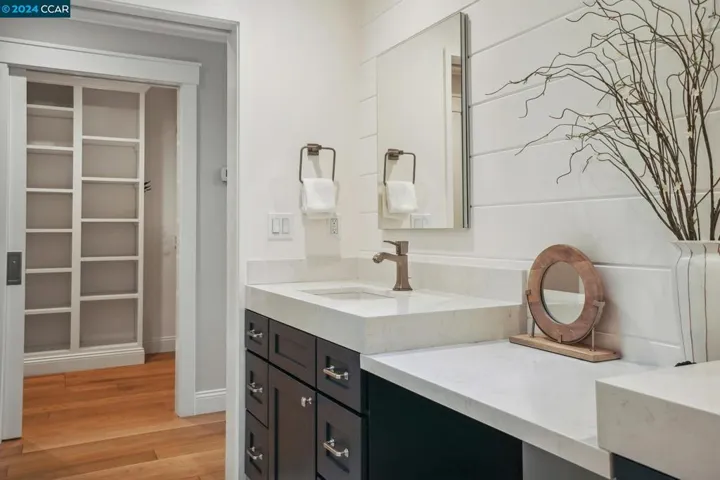 1077 Walnut Ave, Walnut Creek, California 94598