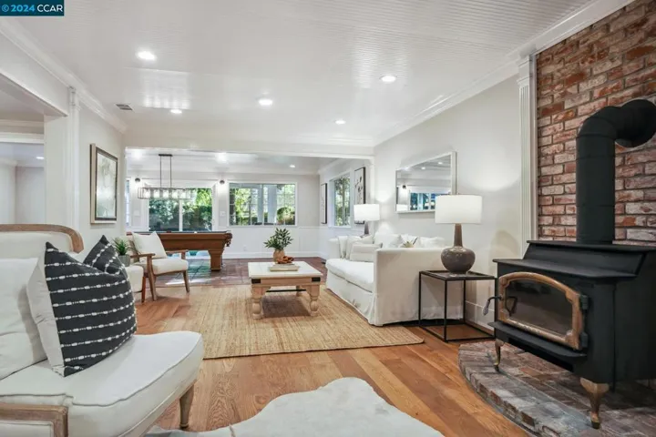1077 Walnut Ave, Walnut Creek, California 94598