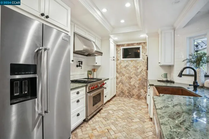 1077 Walnut Ave, Walnut Creek, California 94598
