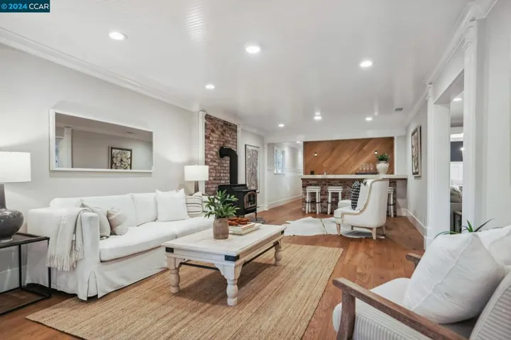 1077 Walnut Ave, Walnut Creek, California 94598