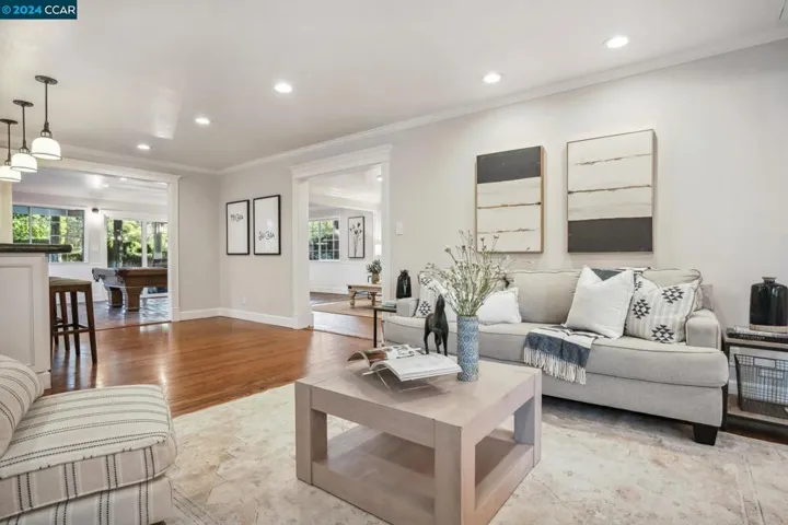 1077 Walnut Ave, Walnut Creek, California 94598