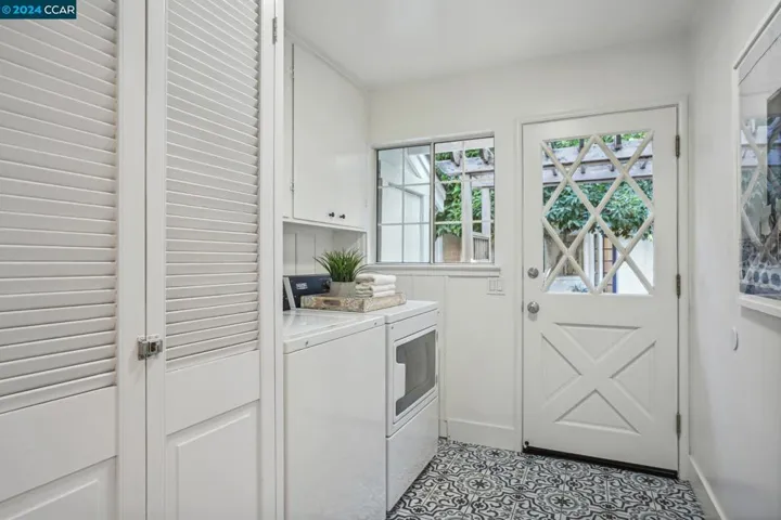 1077 Walnut Ave, Walnut Creek, California 94598