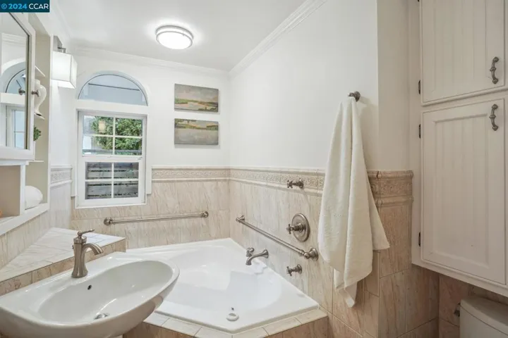 1077 Walnut Ave, Walnut Creek, California 94598