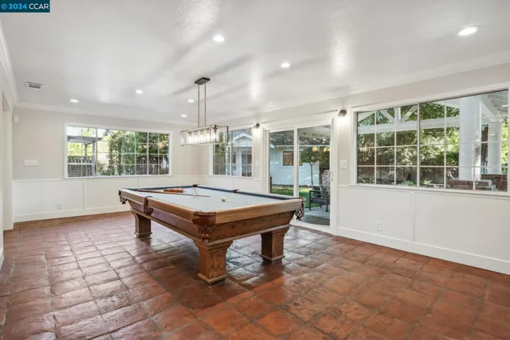 1077 Walnut Ave, Walnut Creek, California 94598