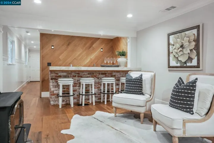 1077 Walnut Ave, Walnut Creek, California 94598