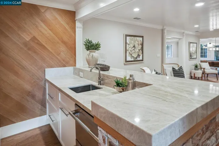 1077 Walnut Ave, Walnut Creek, California 94598