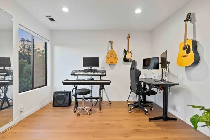 17514 Phillips Avenue, Los Gatos, California 95030