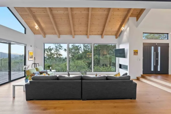 17514 Phillips Avenue, Los Gatos, California 95030