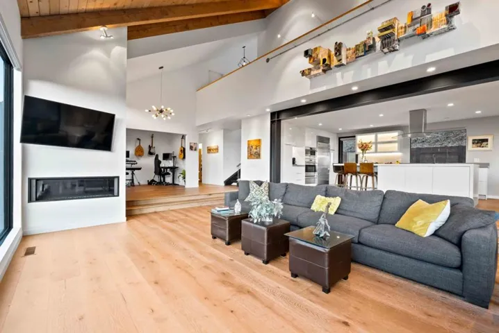 17514 Phillips Avenue, Los Gatos, California 95030
