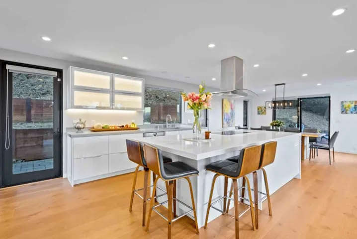 17514 Phillips Avenue, Los Gatos, California 95030