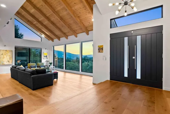 17514 Phillips Avenue, Los Gatos, California 95030