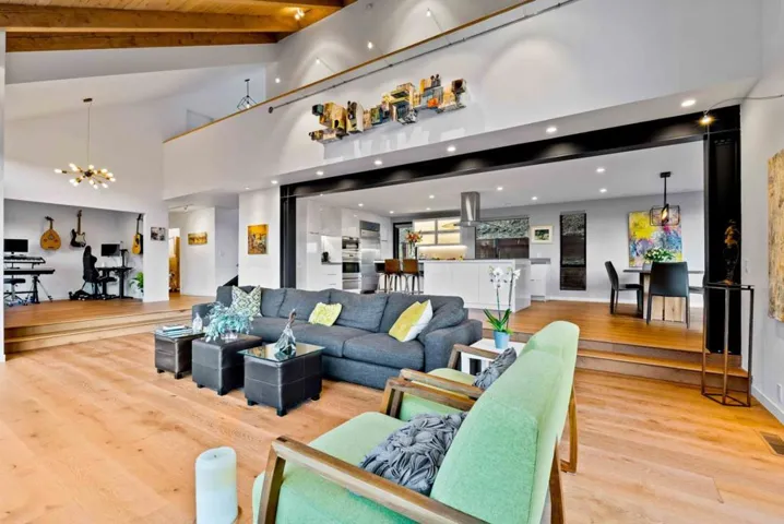 17514 Phillips Avenue, Los Gatos, California 95030