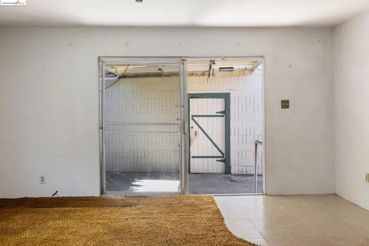 Access to Detached Garage