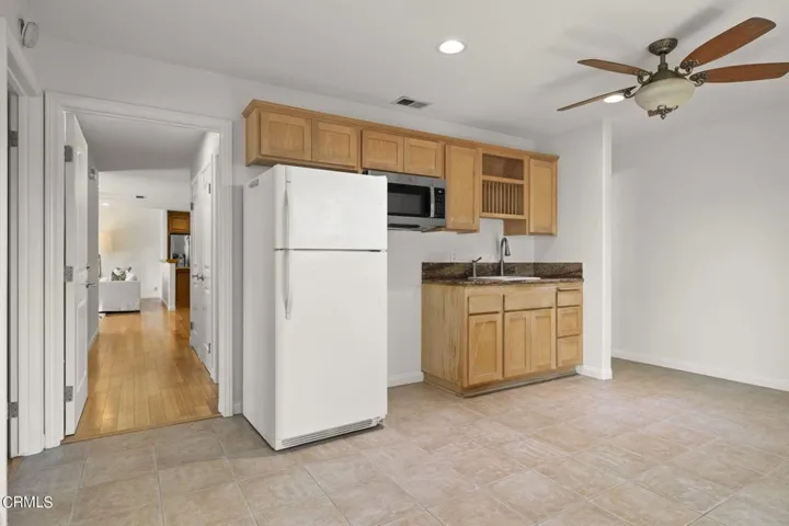 36-web-or-mls-UpmarketMedia-10327Jame-90