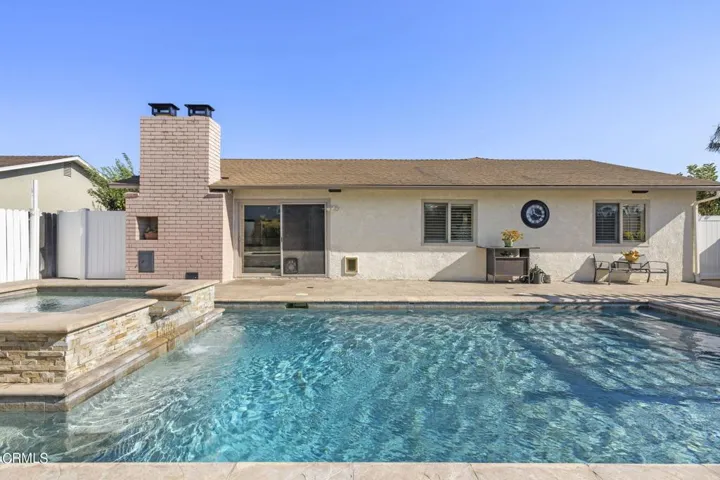 49-web-or-mls-UpmarketMedia-10327Jame-14