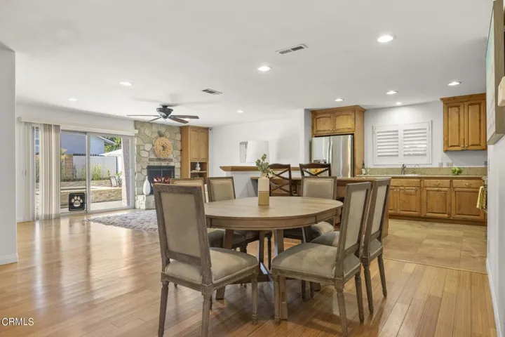 7-web-or-mls-UpmarketMedia-10327Jame-36