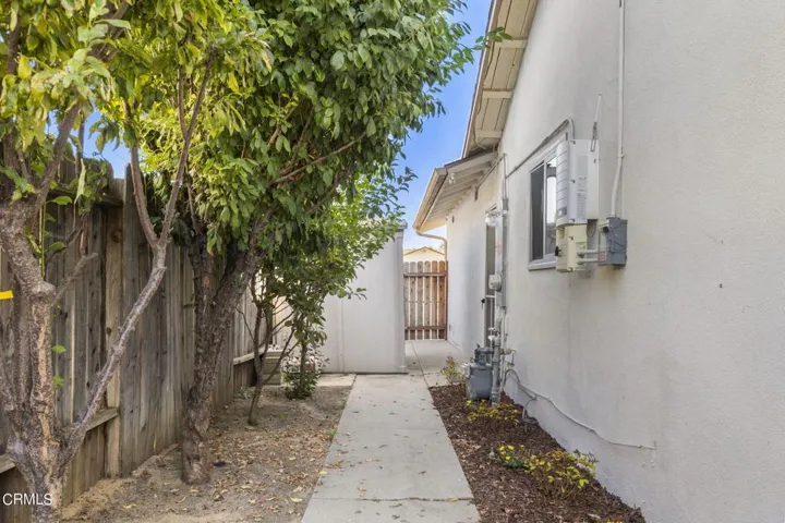 58-web-or-mls-UpmarketMedia-10327Jame-12
