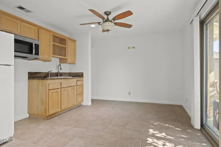35-web-or-mls-UpmarketMedia-10327Jame-93