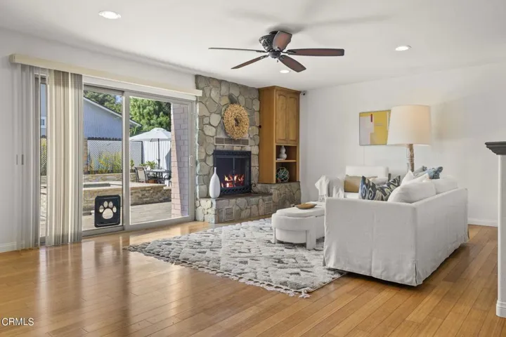 10-web-or-mls-UpmarketMedia-10327Jame-48