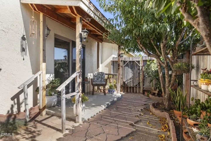 40-web-or-mls-UpmarketMedia-10327Jame-11