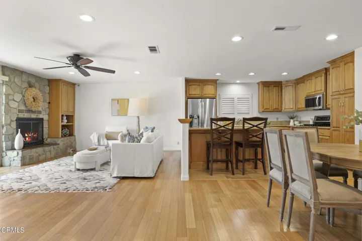 9-web-or-mls-UpmarketMedia-10327Jame-45